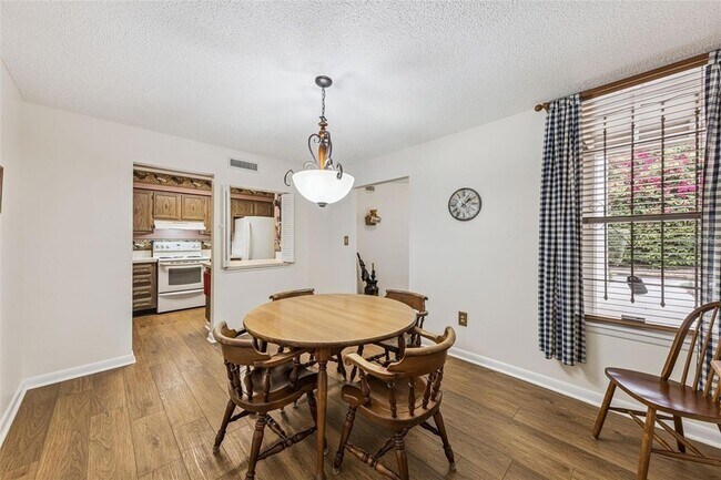 Building Photo - 508 Orange Dr