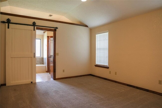 Building Photo - 13000 S Robinson Ave