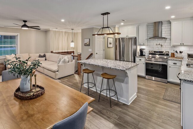 Building Photo - 112 Magnolia Cir