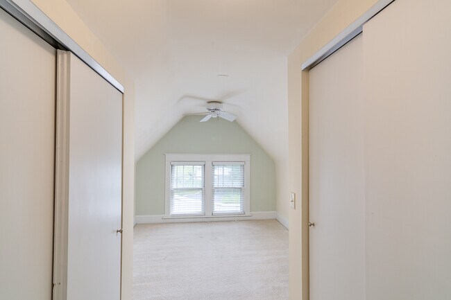 Building Photo - 601 Rushton Rd