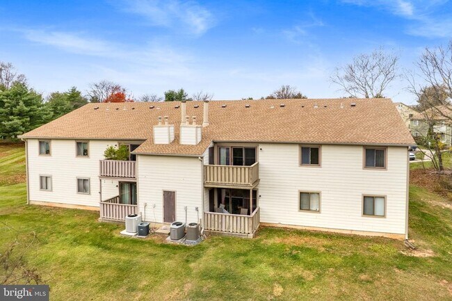 Building Photo - 408 Stockton Ct