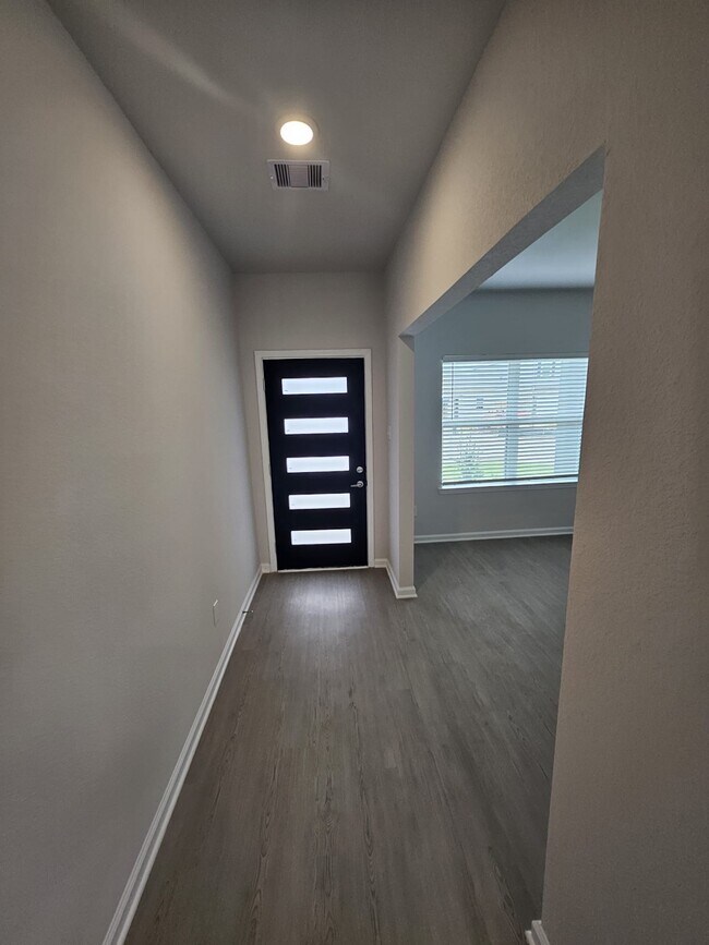 Building Photo - 2727 Crest Creek Ln