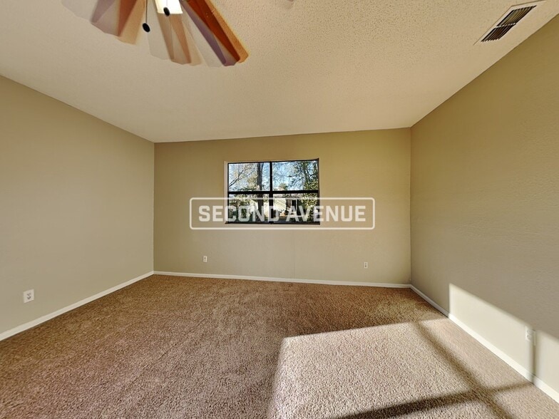 Building Photo - 2727 W 45th St