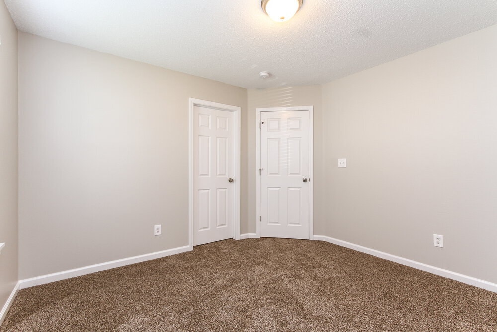 Building Photo - 672 Cloverfield Ln