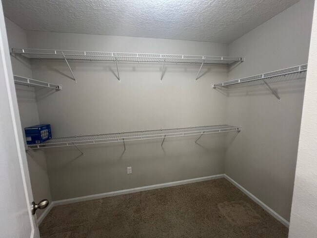 Building Photo - Great home in a gated community