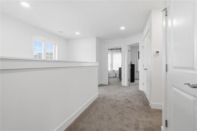 Building Photo - 4009 Cottage Wy