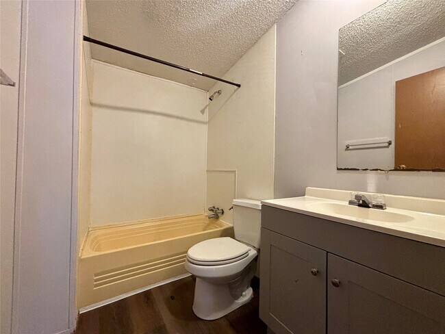Building Photo - 13092 Enchanted Vista
