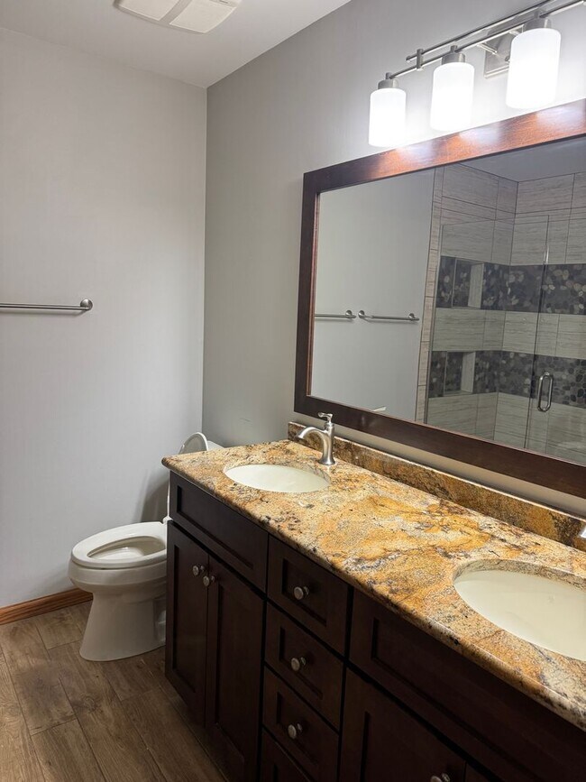 Building Photo - Single Family Home - Available For Rent!