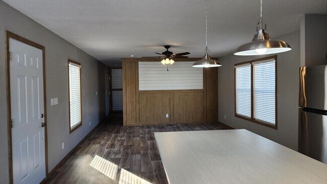 Building Photo - 11 Andreasen Dr