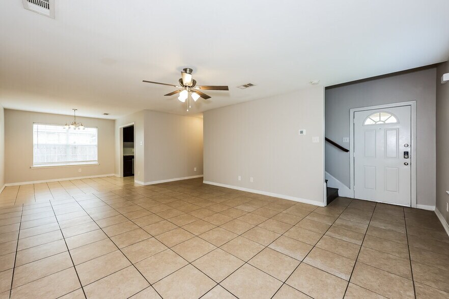 Building Photo - 3004 Lawndale Dr