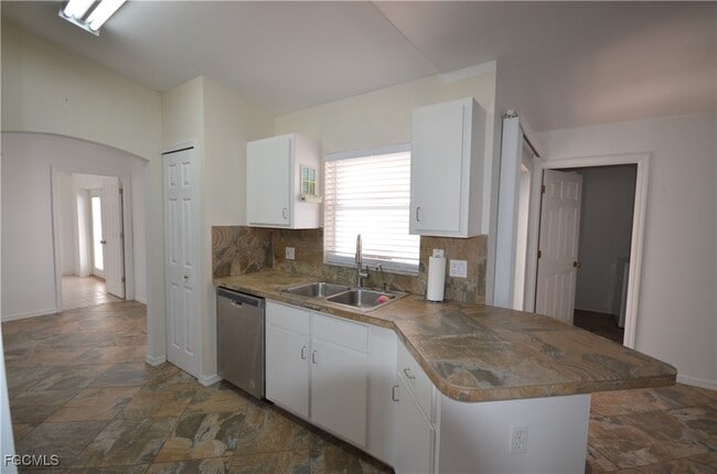 Building Photo - 1126 NW 2nd Ave