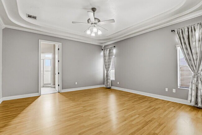 Building Photo - 724 Scott Ln