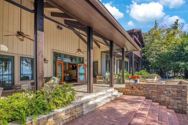 Building Photo - 10577 Down Lakeview Cir