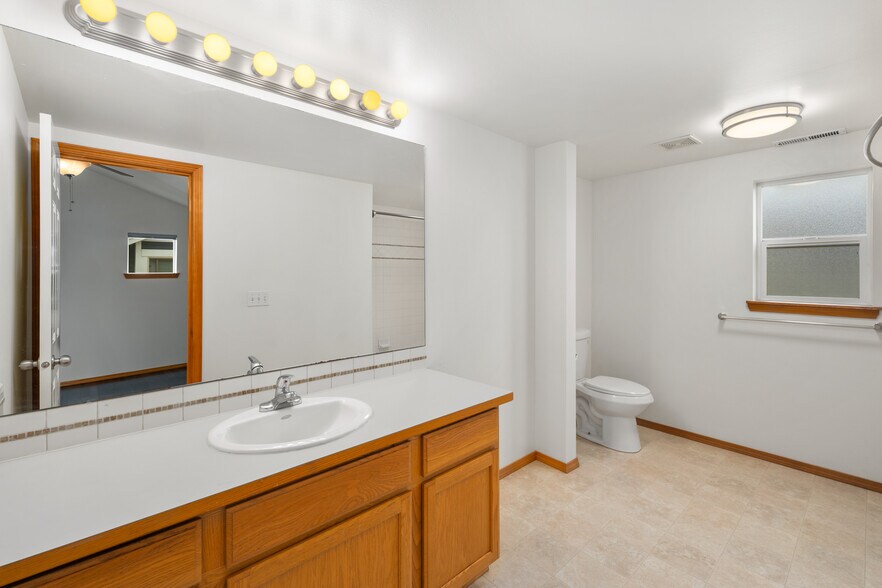 Building Photo - 8823 Delridge Way SW