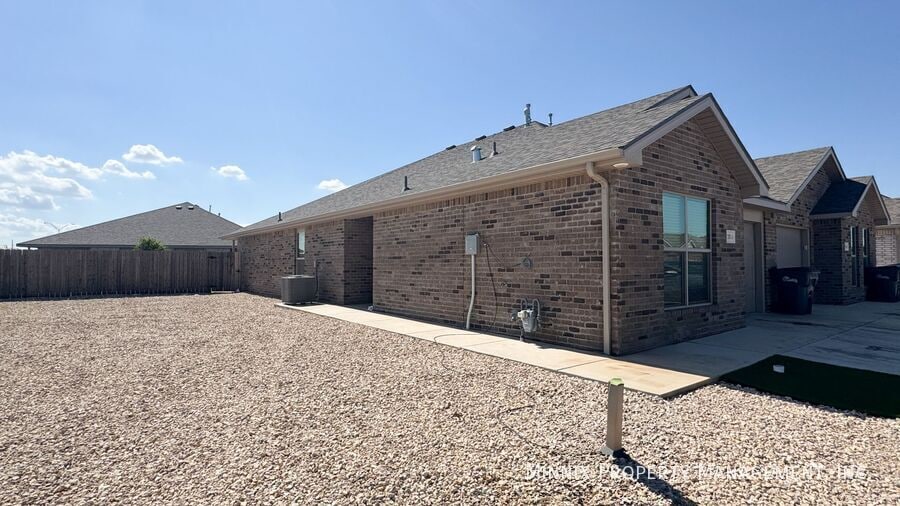 Building Photo - 2101 N Jayton Ave