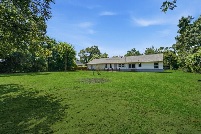 Building Photo - 14906 Quaking Aspen Dr