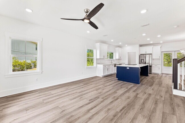 Building Photo - 70 Oakley Ct