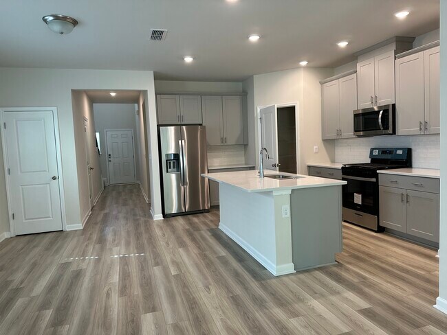 Building Photo - 205 Wells Cir