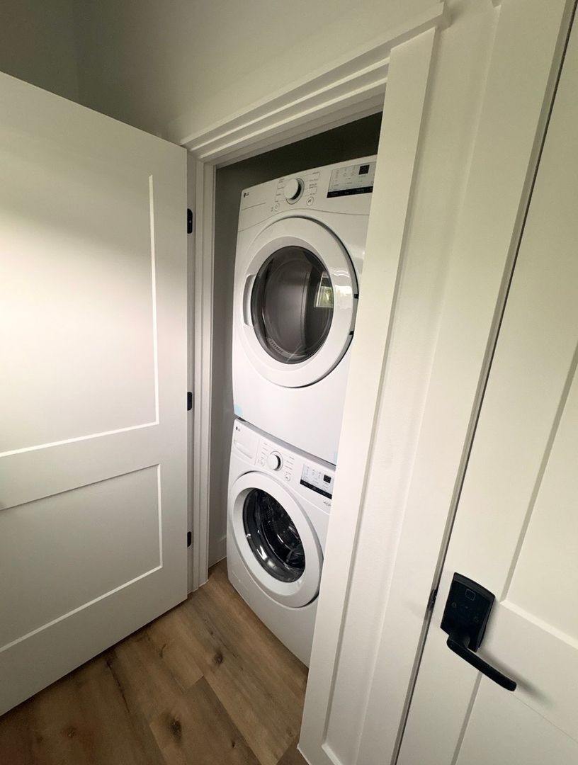 Building Photo - 8007 Cora St