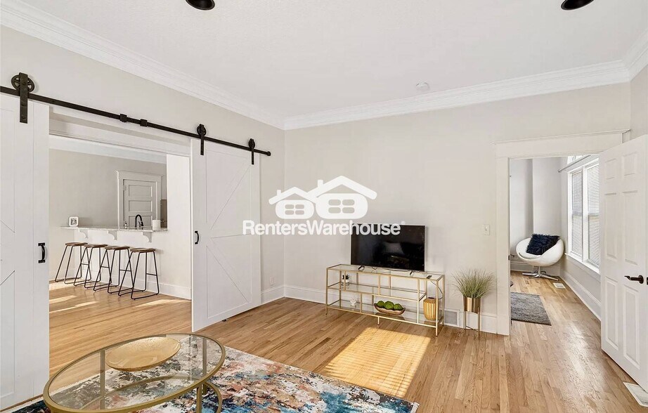 Building Photo - 544 36th St