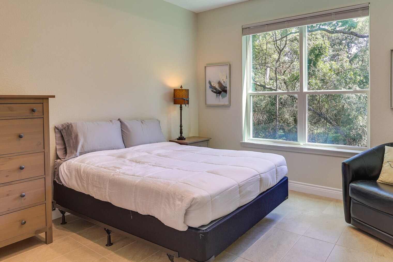 Building Photo - 11931 Lakeview Manor Dr