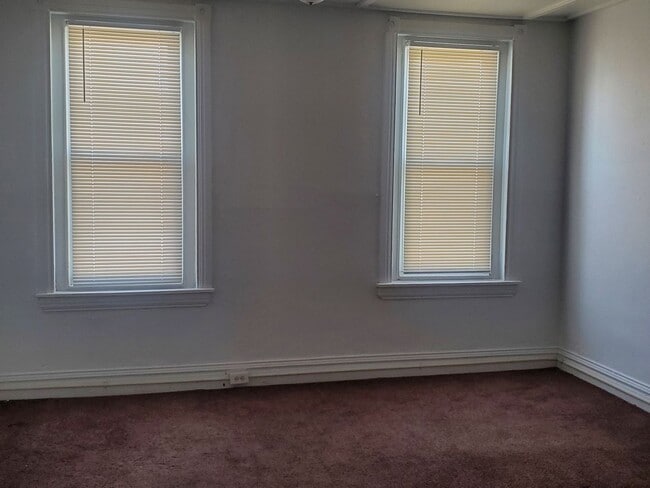 Building Photo - 3 Bedroom House in West Philadelpia
