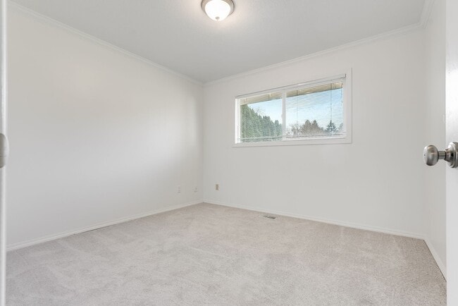 Building Photo - Beautiful 3 Bed, 2 Bath Rental Home in Beaverton!