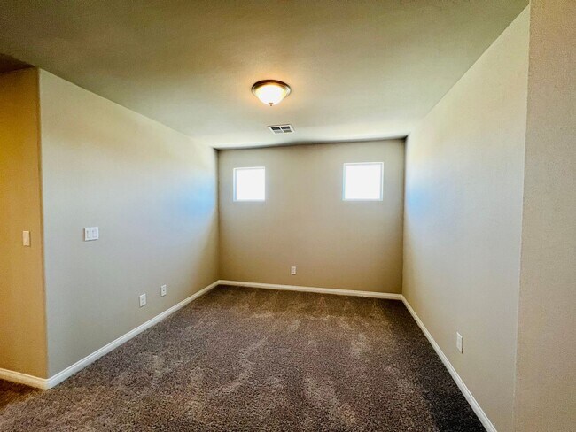 Building Photo - 4 Bedroom Home in Southern Highlands