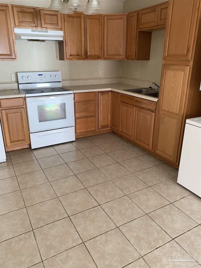 Building Photo - 6823 Tiki Ln