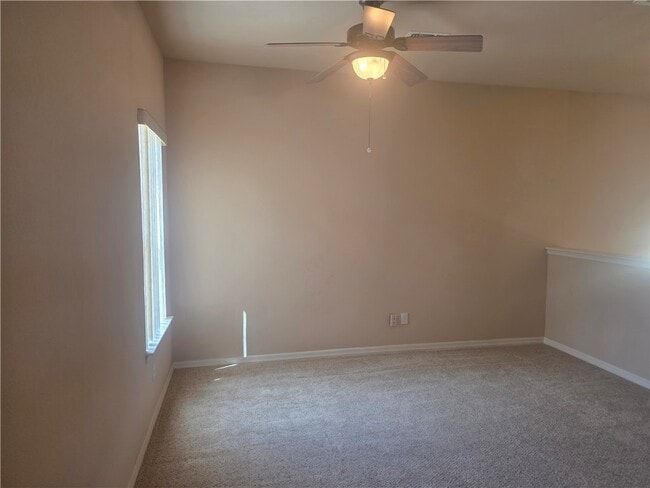 Building Photo - 1825 E Shore Villas Dr