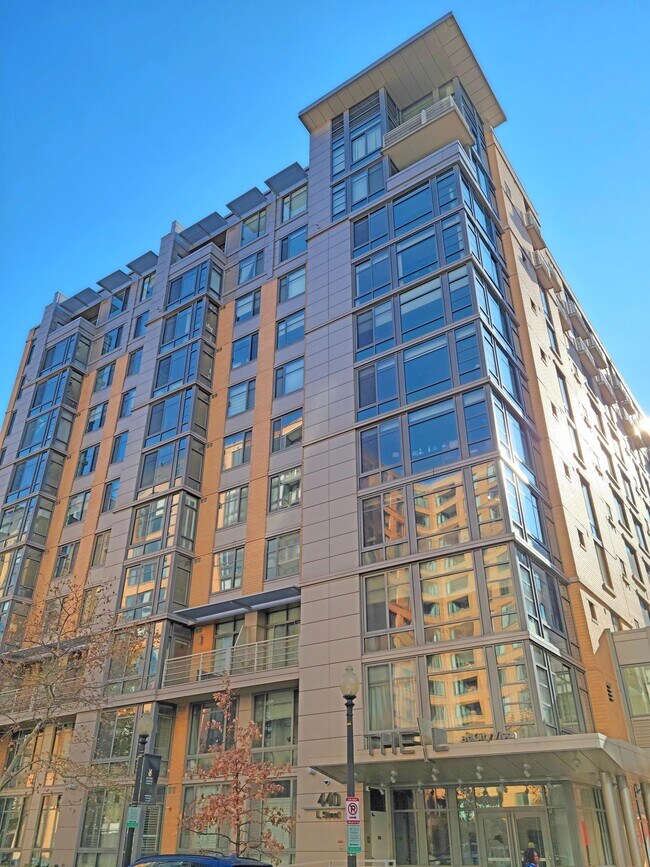 Building Photo - 440 L St NW