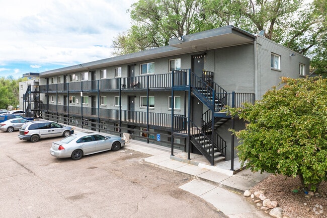 Building Photo - Jasmine Springs