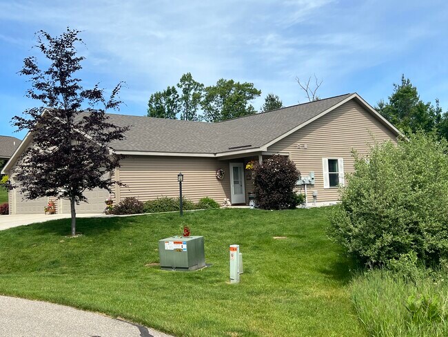Building Photo - 1243 Terrace Bluff Dr