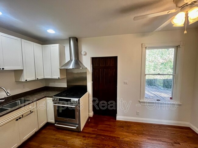 Building Photo - 3724 Stevens Pl