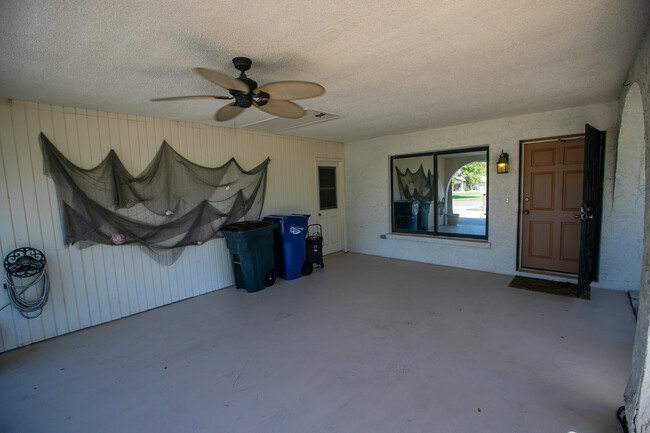 Carport decorated B - 4413 99th St W