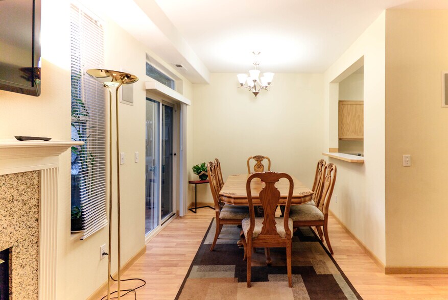 Building Photo - 5107 176th St SW #B