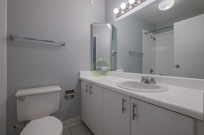 Building Photo - 454 E Ohio St