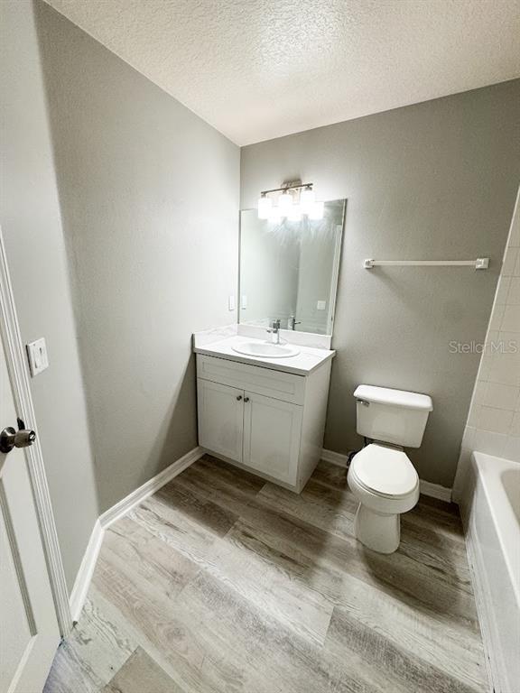 Building Photo - 1919 Summer Club Dr