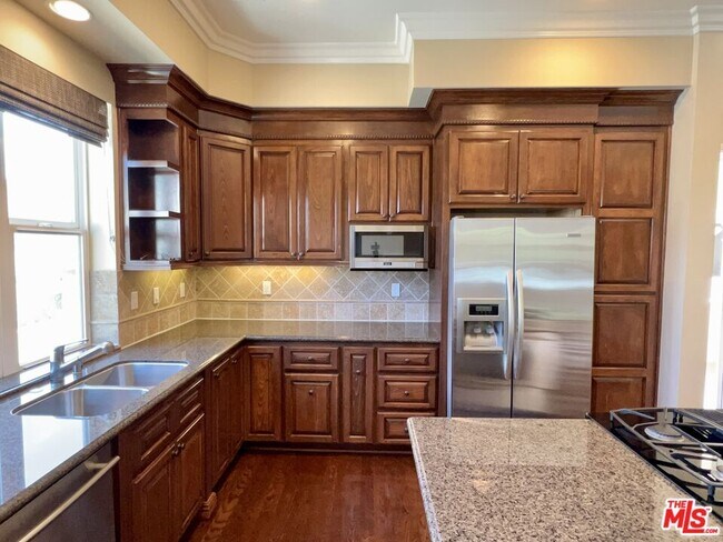 Building Photo - 3844 Tilden Ave