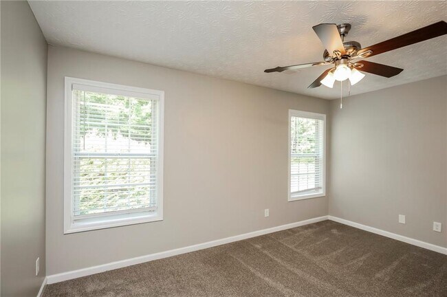 Building Photo - 8040 Paddocks Mill Dr