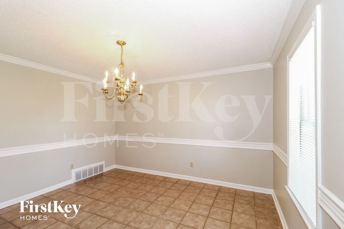 Building Photo - 9689 Kingsridge Dr