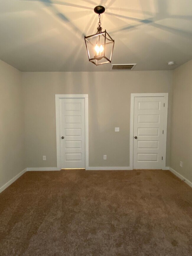 Building Photo - Home for Rent in Jemison, AL...  Available...