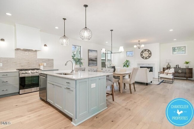 Building Photo - 2300 Broad St