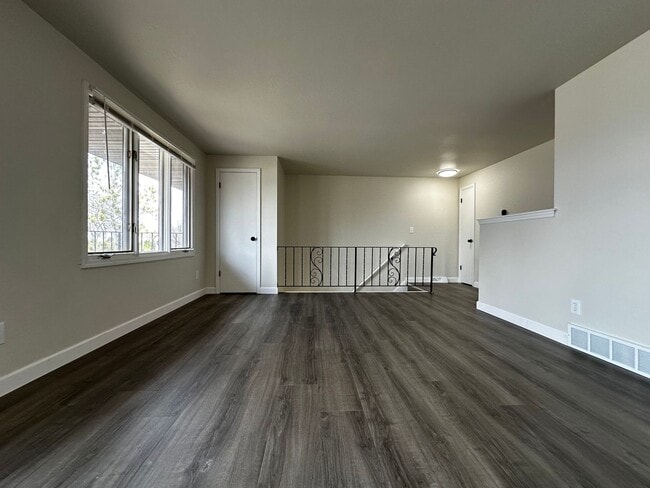 Building Photo - 2746 Nicolet Dr