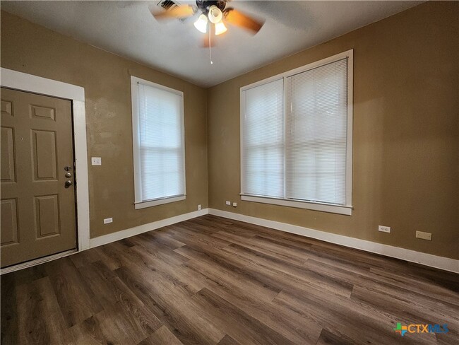 Building Photo - 305 S Academy Ave