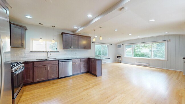 Building Photo - 9131 Kilbourn Ave