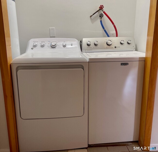 Building Photo - 31 Glenwood Ave