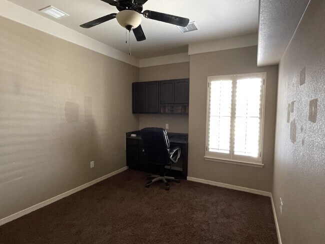 Building Photo - 3132 Tunnel Point Way