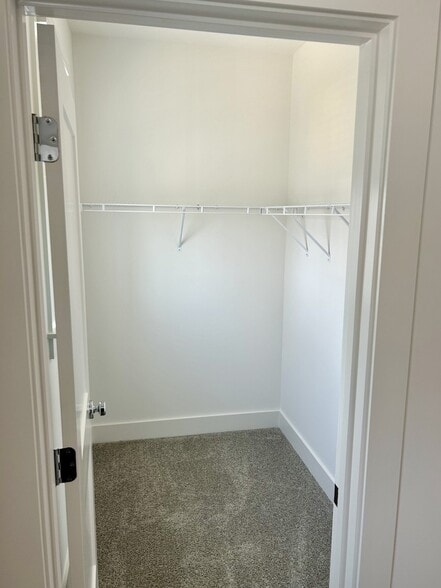 Building Photo - 326B Mulberry Ter