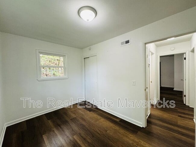 Building Photo - 67 Talley Ave